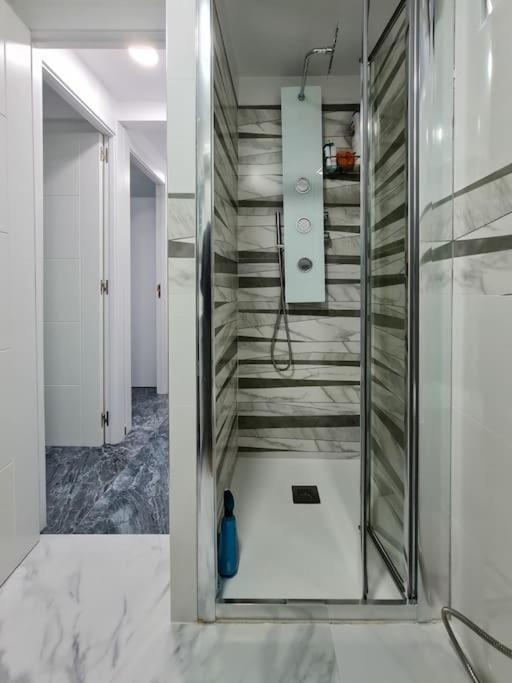 Modern Right In The Heart Of